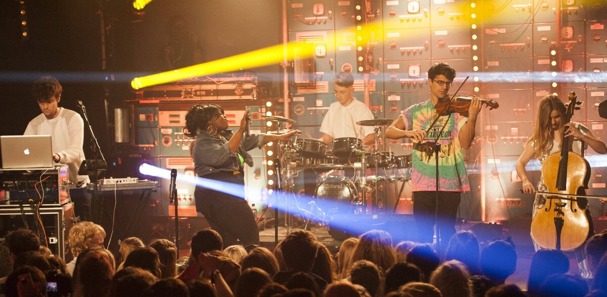 Clean Bandit featuring Jess Glynne